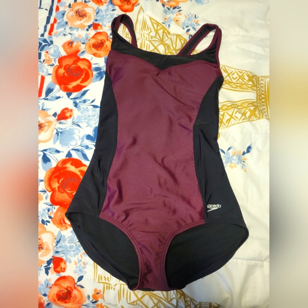 Speedo Bathing Suit. WOMEN Medium
